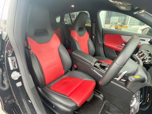 ●シートの使用感:破れ・へたりも少なく、ご覧の通りきれいな状態を維持しております。また、室内クリーニング・コーティングもご用命いただけます。