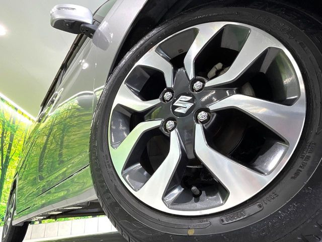 �y����15�C���`�A���~�z�C�[���z�O�ςɃ}�b�`���������A���~�z�C�[���𑕒����Ă���܂��B�e��ЊO�A���~�z�C�[����A�X�^�b�h���X�^�C�����戵�����Ă���܂��B���񂲑��k����������