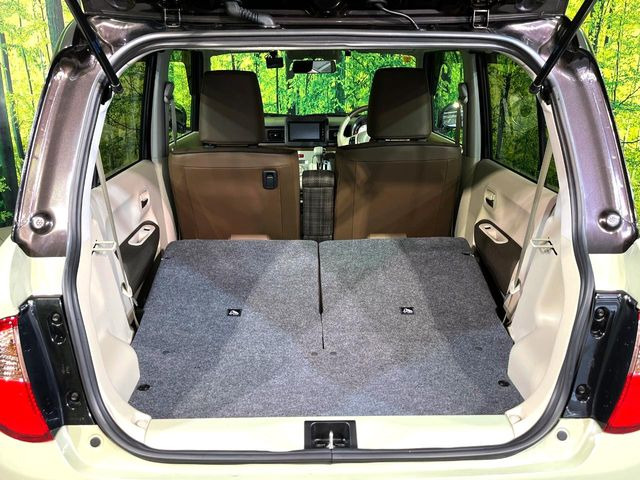 ���i�̂���������ʋ΁A���}���ɏ\���ȉ׎��X�y�[�X���m�ۂ��Ă���܂��B�Z�J���h�V�[�g��|���ƁA�傫�ȉו��̐ύڂ��\�ł���