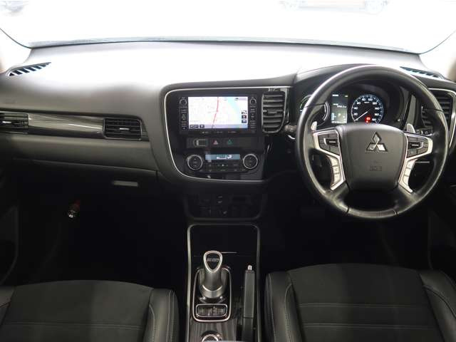 アウトランダーPHEV2.0 G ナビパッケージ 4WD