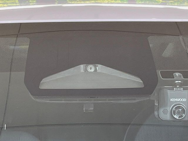 �y�g���^�Z�[�t�e�B�Z���X�z���s���ɑO���̎ԗ�����F�����A�Փ˂������Ȏ��͌x��ƃu���[�L�ŏՓˉ���Ɣ�Q�y�����A�V�X�g�B�����S�Ƀh���C�u�����y���݂��������܂��B