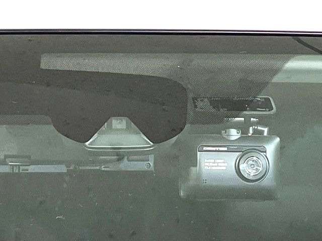 �y�G�}�[�W�F���V�[�u���[�L�z���s���ɑO���̎ԗ�����F�����A�Փ˂������Ȏ��͌x��ƃu���[�L�ŏՓˉ���Ɣ�Q�y�����A�V�X�g�B�����S�Ƀh���C�u�����y���݂��������܂��B