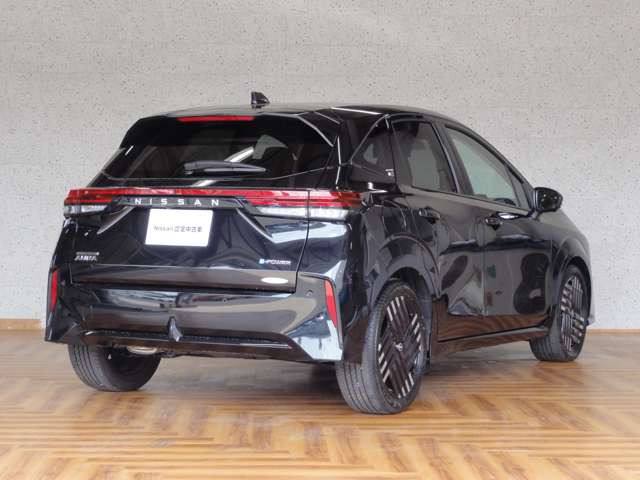 ノートオーラ1.2 G レザーエディション