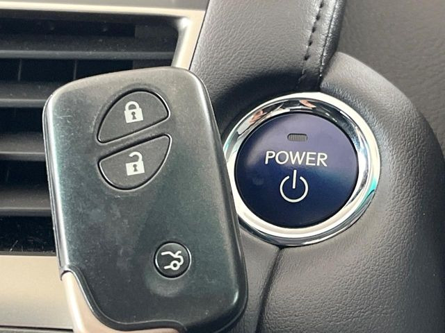 �y�X�}�[�g�L�[�z�J�o����|�P�b�g�ɓ��ꂽ�܂܂ł��h�A�̎{���E�������\�ȃX�}�[�g�L�[�𑕔��B�G���W���̃I���E�I�t�����J�M�����o���K�v����������Ƃ��Ă��֗��ł���