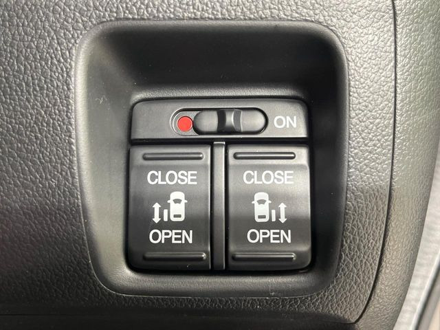 �y�����p���[�X���C�h�h�A�z�X�}�[�g�L�[��^�]�Ȃ̃X�C�b�`�Ō�ȗ����X���C�h�h�A�̊J���\���d��������͂����ăh�A���J����K�v�������A�����Ȃ��q�l�ł��ȒP�ɊJ���߂ł����K�ł���