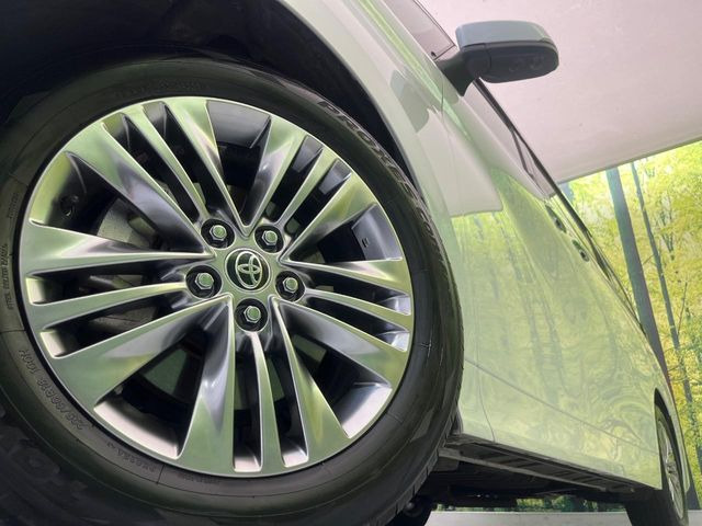 �y����18�C���`�A���~�z�C�[���z�O�ςɃ}�b�`���������A���~�z�C�[���𑕒����Ă���܂��B�e��ЊO�A���~�z�C�[����A�X�^�b�h���X�^�C�����戵�����Ă���܂��B���񂲑��k����������