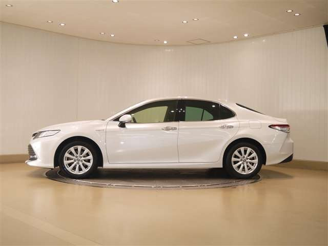 カムリ2.5 G E-Four 4WD