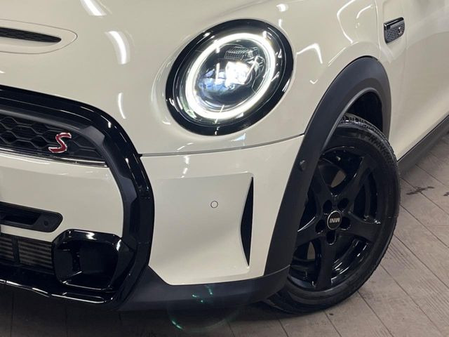 ��LED�w�b�h���C�g:��ԑ��s�����ǍD�Ȏ��E���m�ۂ����S���ĉ^�]�ł��鍂�P�xLED�w�b�h���C�g�𑕔�!�_�����x�������A����d�͂��}�����Ă��܂��B