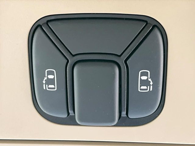 �y�����p���[�X���C�h�h�A�z�X�}�[�g�L�[��^�]�Ȃ̃X�C�b�`�Ō�ȗ����X���C�h�h�A�̊J���\���d��������͂����ăh�A���J����K�v�������A�����Ȃ��q�l�ł��ȒP�ɊJ���߂ł����K�ł���