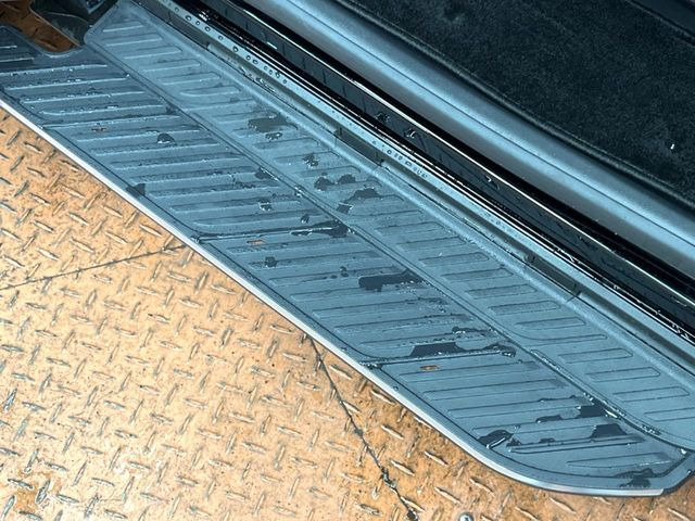 ���[�J�[�I�v�V�����́y���j�o�[�T���X�e�b�v�z�𑕔��B�X���C�h�h�A�ƘA�������X�e�b�v�ɂ��A�����Ȃ��q�l�̏��~�肪���Ղ��Ȃ�܂���