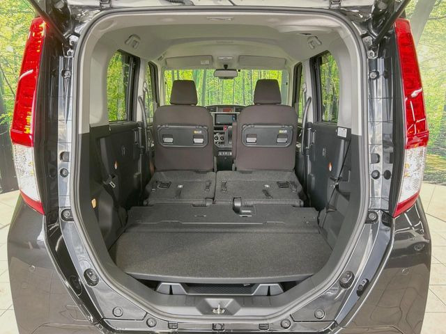 ���i�̂���������ʋ΁A���}���ɏ\���ȉ׎��X�y�[�X���m�ۂ��Ă���܂��B�Z�J���h�V�[�g��|���ƁA�傫�ȉו��̐ύڂ��\�ł���