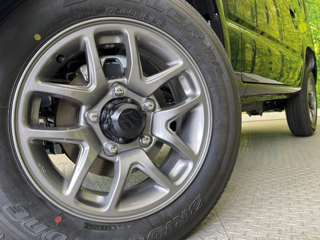 �y����16�C���`�A���~�z�C�[���z�O�ςɃ}�b�`���������A���~�z�C�[���𑕒����Ă���܂��B�e��ЊO�A���~�z�C�[����A�X�^�b�h���X�^�C�����戵�����Ă���܂��B���񂲑��k����������