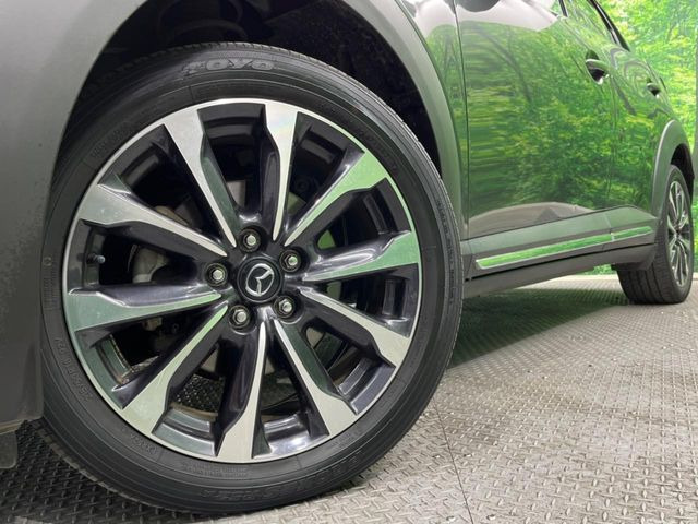 �y����18�C���`�A���~�z�C�[���z�O�ςɃ}�b�`���������A���~�z�C�[���𑕒����Ă���܂��B�e��ЊO�A���~�z�C�[����A�X�^�b�h���X�^�C�����戵�����Ă���܂��B���񂲑��k����������