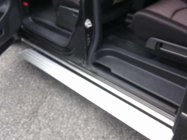 セレナ2.0 ハイウェイスター S-HYBRID アドバンスドセーフティパッケージ