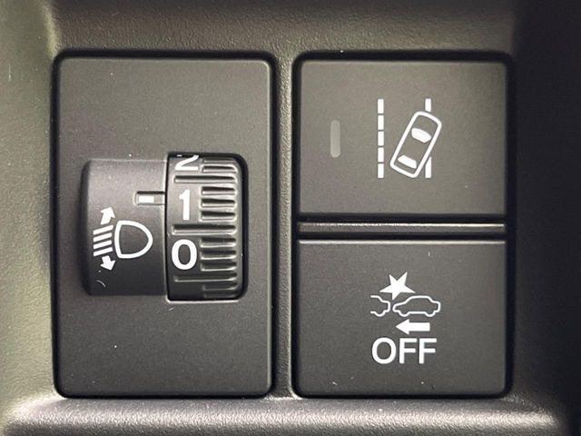 �y�z���_�Z���V���O�z���s���ɑO���̎ԗ�����F�����A�Փ˂������Ȏ��͌x��ƃu���[�L�ŏՓˉ���Ɣ�Q�y�����A�V�X�g�B�����S�Ƀh���C�u�����y���݂��������܂��B