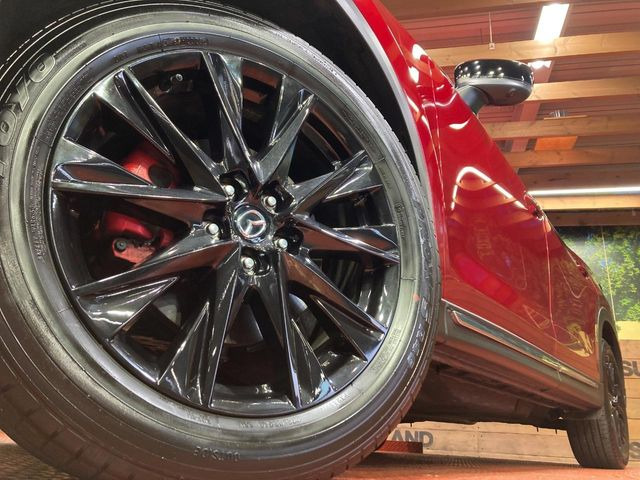 �y����19�C���`�A���~�z�C�[���z�O�ςɃ}�b�`���������A���~�z�C�[���𑕒����Ă���܂��B�e��ЊO�A���~�z�C�[����A�X�^�b�h���X�^�C�����戵�����Ă���܂��B���񂲑��k����������