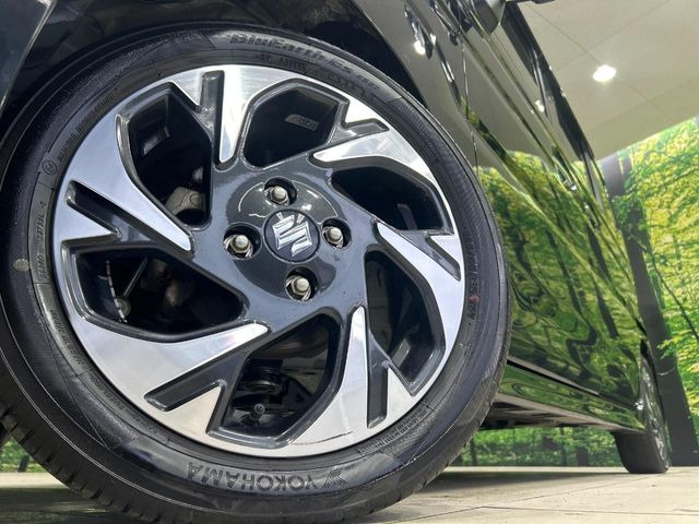 �y����15�C���`�A���~�z�C�[���z�O�ςɃ}�b�`���������A���~�z�C�[���𑕒����Ă���܂��B�e��ЊO�A���~�z�C�[����A�X�^�b�h���X�^�C�����戵�����Ă���܂��B���񂲑��k����������