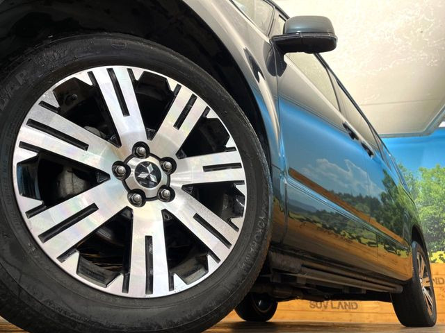 �y����18�C���`�A���~�z�C�[���z�O�ςɃ}�b�`���������A���~�z�C�[���𑕒����Ă���܂��B�e��ЊO�A���~�z�C�[����A�X�^�b�h���X�^�C�����戵�����Ă���܂��B���񂲑��k����������