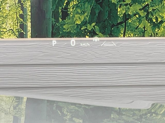 �y�J���[�w�b�h�A�b�v�f�B�X�v���C�z���݂̑��x�⑖�s�����f�W�^���\���ŉ^�]�ȑO���̃K���X�ɓ��e!�J���[�t���Ŏ��F���������A�^�]���ڐ������炳���K�v�ȏ����m�F�ł���̂łƂ��Ă��֗��ň��S!