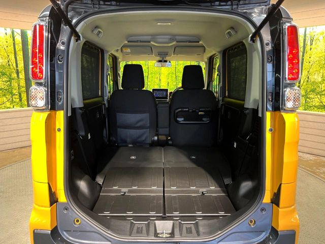 ���i�̂���������ʋ΁A���}���ɏ\���ȉ׎��X�y�[�X���m�ۂ��Ă���܂��B�Z�J���h�V�[�g��|���ƁA�傫�ȉו��̐ύڂ��\�ł���