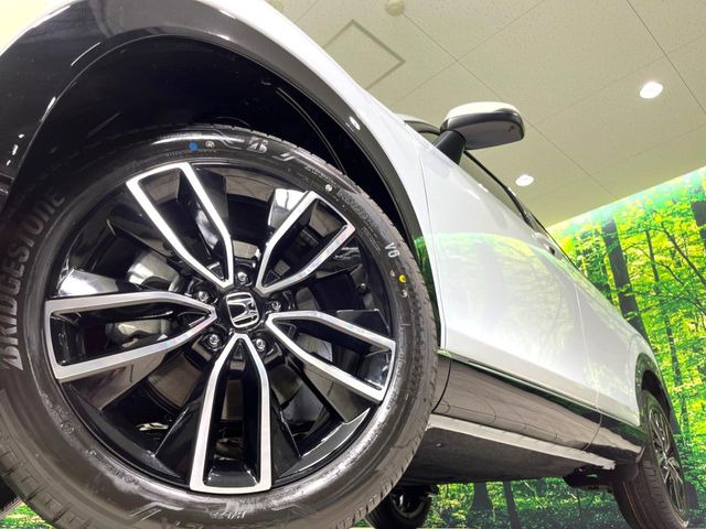 �y����18�C���`�A���~�z�C�[���z�O�ςɃ}�b�`���������A���~�z�C�[���𑕒����Ă���܂��B�e��ЊO�A���~�z�C�[����A�X�^�b�h���X�^�C�����戵�����Ă���܂��B���񂲑��k����������