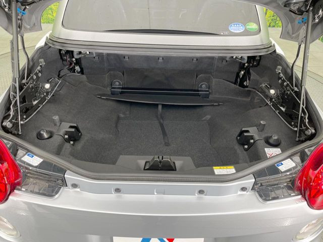 ���i�̂���������ʋ΁A���}���ɏ\���ȉ׎��X�y�[�X���m�ۂ��Ă���܂��B