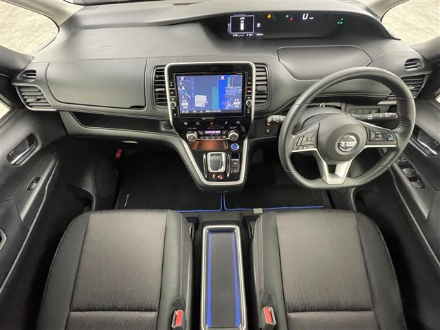 セレナ1.2 e-POWER ハイウェイスターV