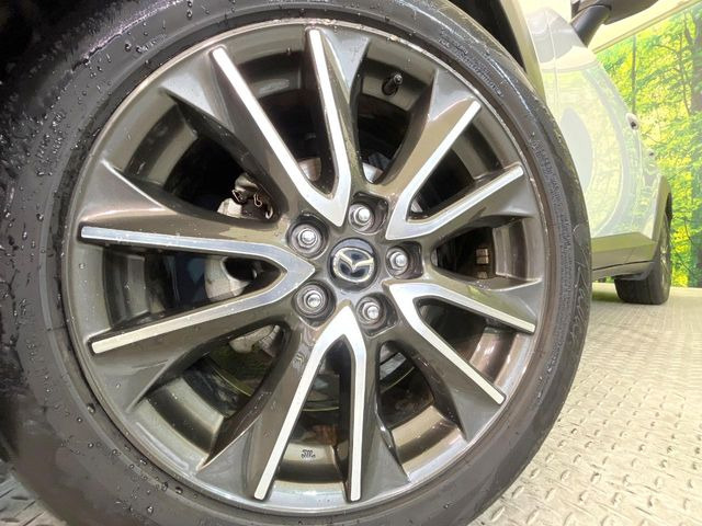 �y����18�C���`�A���~�z�C�[���z�O�ςɃ}�b�`���������A���~�z�C�[���𑕒����Ă���܂��B�e��ЊO�A���~�z�C�[����A�X�^�b�h���X�^�C�����戵�����Ă���܂��B���񂲑��k����������