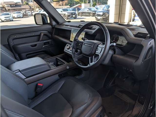 ディフェンダー90 Xダイナミック HSE 3.0L D300 ディーゼル 4WD
