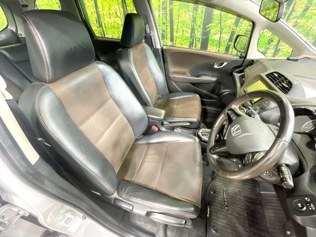 �y�n�[�t���U�[�V�[�g�z�������ƍ���S�n�𗼗������l�C�̃V�[�g���w�ʁE���ʂ̃t�@�u���b�N�f�ނ́A�ʋC���̗ǂ��⊊��ɂ����ɗD��Ă��܂��B�C���╞���ɍ��E���ꂸ���K�ɂ���肢�������܂��B