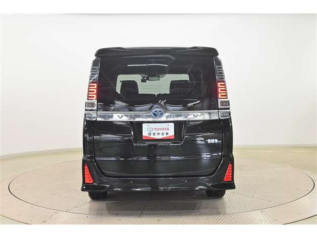 ヴォクシー1.8 ハイブリッド ZS 煌III