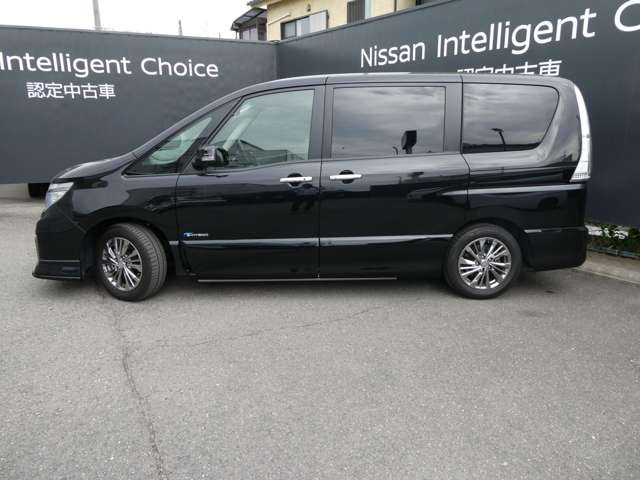 セレナ2.0 ライダー ブラックライン ZZ S-HYBRID