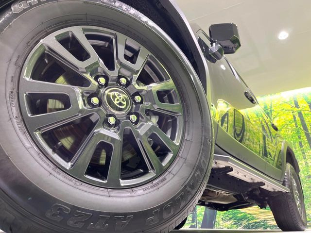 �y����18�C���`�A���~�z�C�[���z�O�ςɃ}�b�`���������A���~�z�C�[���𑕒����Ă���܂��B�e��ЊO�A���~�z�C�[����A�X�^�b�h���X�^�C�����戵�����Ă���܂��B���񂲑��k����������