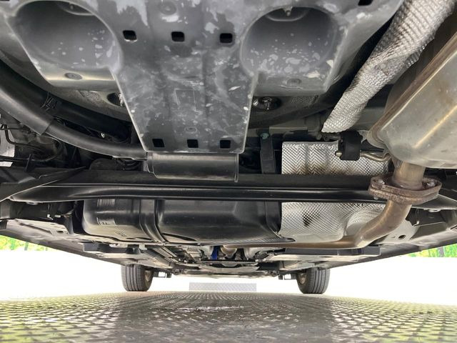 大好評を頂いておりますボディの弾スプラッシュコートも好評受付中。通常のガラスコートと異なる、耐久年数6年の無機質ガラスコーティングが、ボディをキレイな状態に保ってくれます。