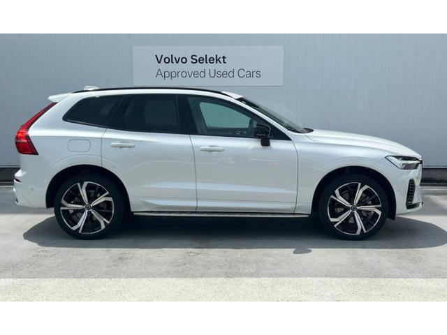 XC60リチャージ アルティメット T6 AWD PHEV 4WD