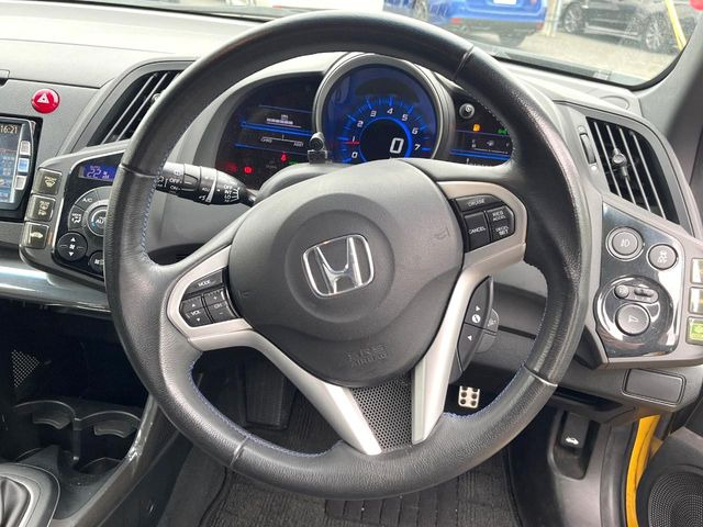 �y�����v�����X�e�A�����O�z�㎿�Ȋv���g�p���邱�ƂŁA��ɂ����������݂ƂĂ��^�]���₷���n���h���ł���