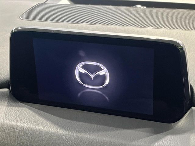 �y�}�c�_�R�l�N�g�z�ԓ��̕��͋C�Ƀ}�b�`������̌^�^�C�v�̃f�B�X�v���C�B�e����q�ݒ��Bluetooth�Đ����A�l�X�ȋ@�\���y���߂܂��B��pSD�J�[�h�̂��w���ŁA�i�r�@�\���g�p�o���܂��B