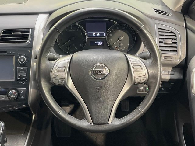 �y�����v�����X�e�A�����O�z�㎿�Ȋv���g�p���邱�ƂŁA��ɂ����������݂ƂĂ��^�]���₷���n���h���ł���