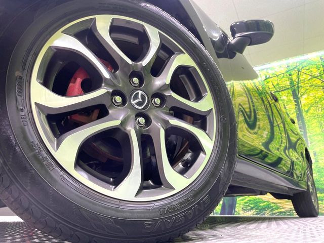 【純正16インチアルミホイール】外観にマッチした純正アルミホイールを装着しております。各種社外アルミホイールや、スタッドレスタイヤも取扱いしております。是非ご相談ください♪