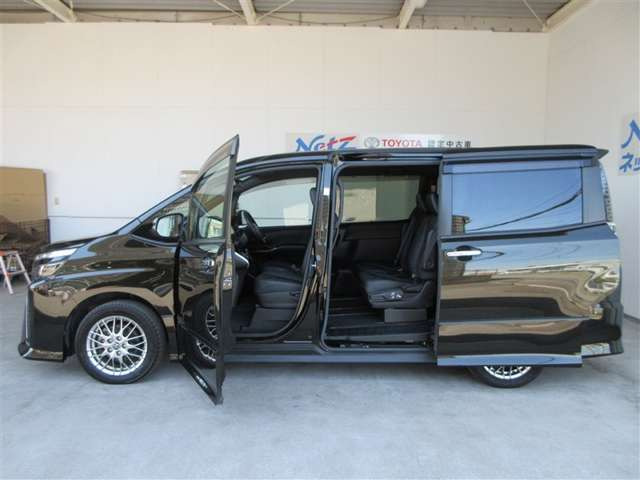 ヴォクシー1.8 ハイブリッド ZS 煌III