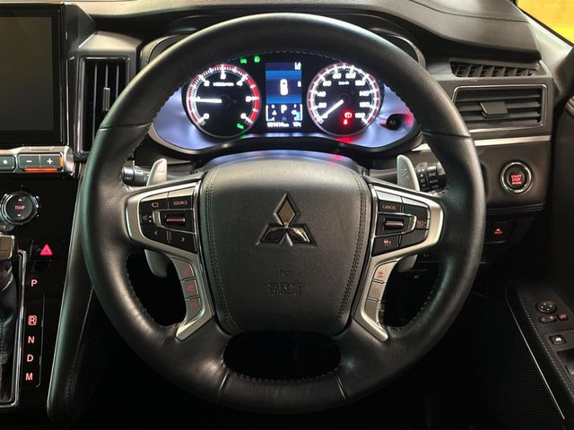 �y�����v�����X�e�A�����O�z�㎿�Ȋv���g�p���邱�ƂŁA��ɂ����������݂ƂĂ��^�]���₷���n���h���ł���