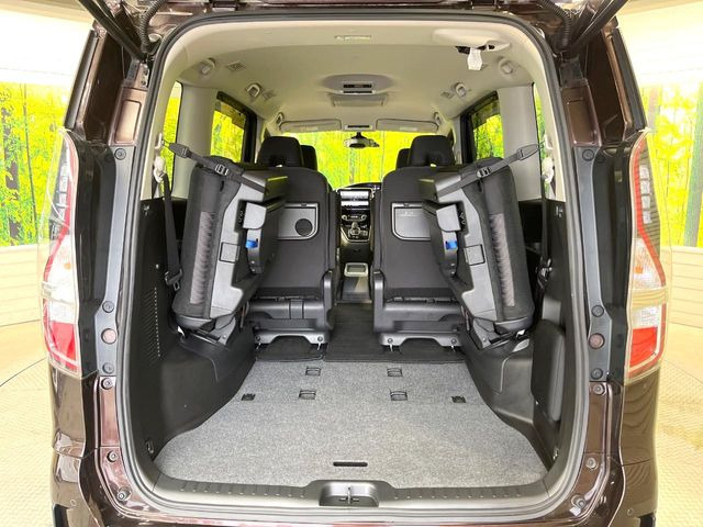 ���ڃV�[�g�͑O��X���C�h���\�ł��B���ɉ�����Α������L������������A�O�ɋl�߂�Α傫�ȃ��Q�b�W�X�y�[�X���m�ۂł��܂��B�V�[���ɉ����Ďg�������ł��邩��Ƃ��Ă��֗��ł���