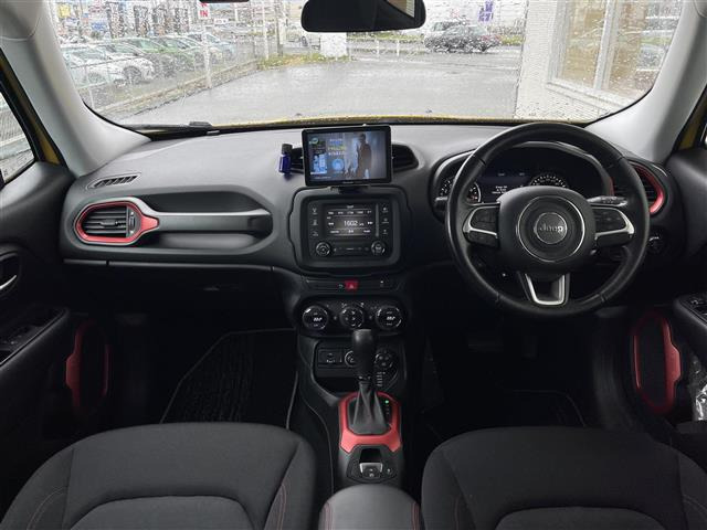 レネゲードトレイルホーク 4WD