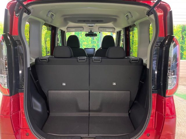 ���i�̂���������ʋ΁A���}���ɏ\���ȉ׎��X�y�[�X���m�ۂ��Ă���܂��B�Z�J���h�V�[�g��|���ƁA�傫�ȉו��̐ύڂ��\�ł���