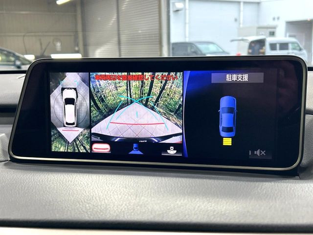 �y�p�m���~�b�N�r���[���j�^�[�z��p�̃J�����ɂ��A�ォ�猩���낵���悤�Ȏ��_��360�x�N���}�̎��͂��m�F���邱�Ƃ��ł��܂������p�������m�F���₷���A�����ꏊ�ł̐؂�Ԃ��⒓�Ԃ��X���[�Y�ɍs���܂��B