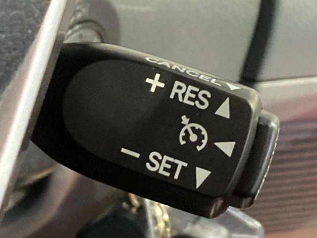 �y�N���[�Y�R���g���[���z�������H�����N���N���s�B�A�N�Z���𗣂��Ă���葬�x�ő��s���ł��A�������^�]���̕��S���y��!�����E�������ȒP�ȃX�C�b�`����Œ����ł��܂��B