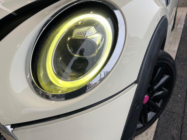 ��LED�w�b�h���C�g:��ԑ��s�����ǍD�Ȏ��E���m�ۂ����S���ĉ^�]�ł��鍂�P�xLED�w�b�h���C�g�𑕔�!�_�����x�������A����d�͂��}�����Ă��܂��B