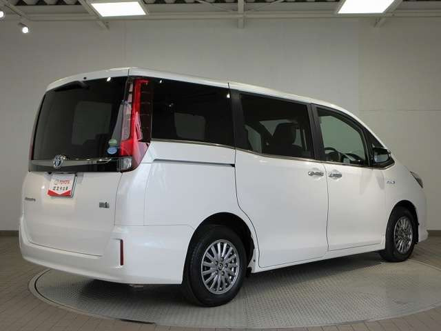 エスクァイアハイブリッド1.8 Gi ブラックテーラード