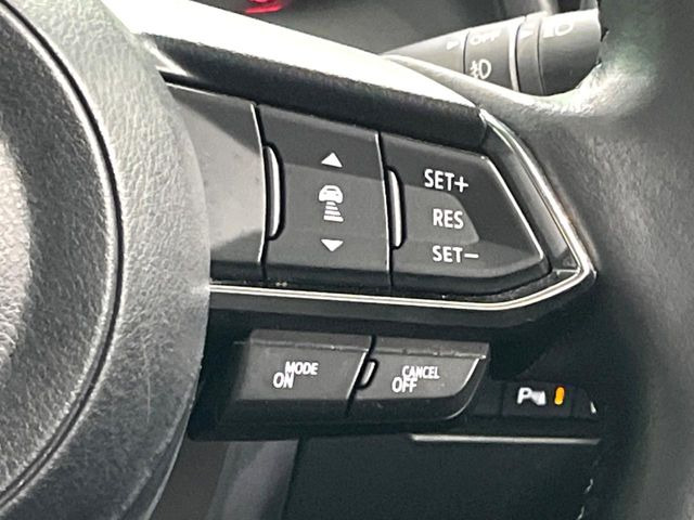 【マツダ・レーダークルーズコントロール】高速道路での長距離走行が楽に!自動で速度を保つクルーズコントロールが、衝突軽減システムと連携し、前方の車両を感知して車間を保つように速度調節してくれます!!