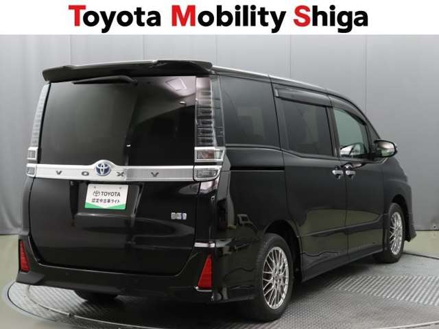 ヴォクシー1.8 ハイブリッド ZS 煌III